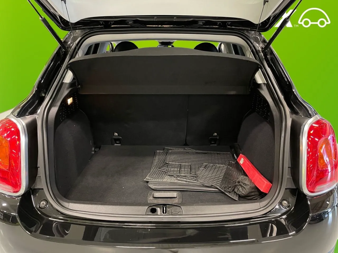 Vehicle image 14