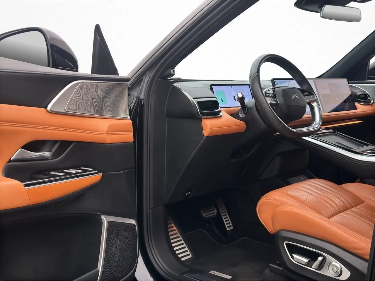 Vehicle image 16