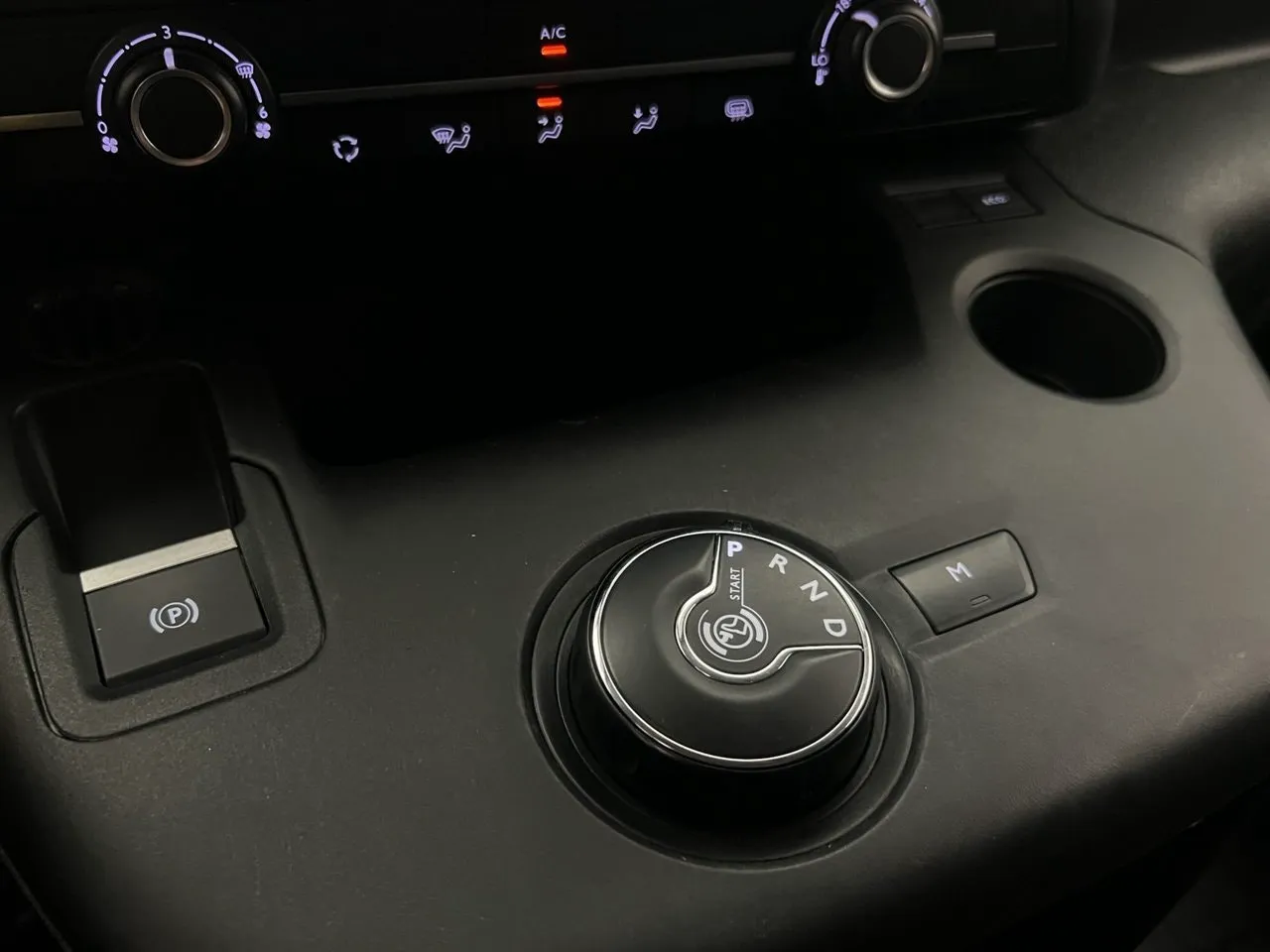 Vehicle image 28