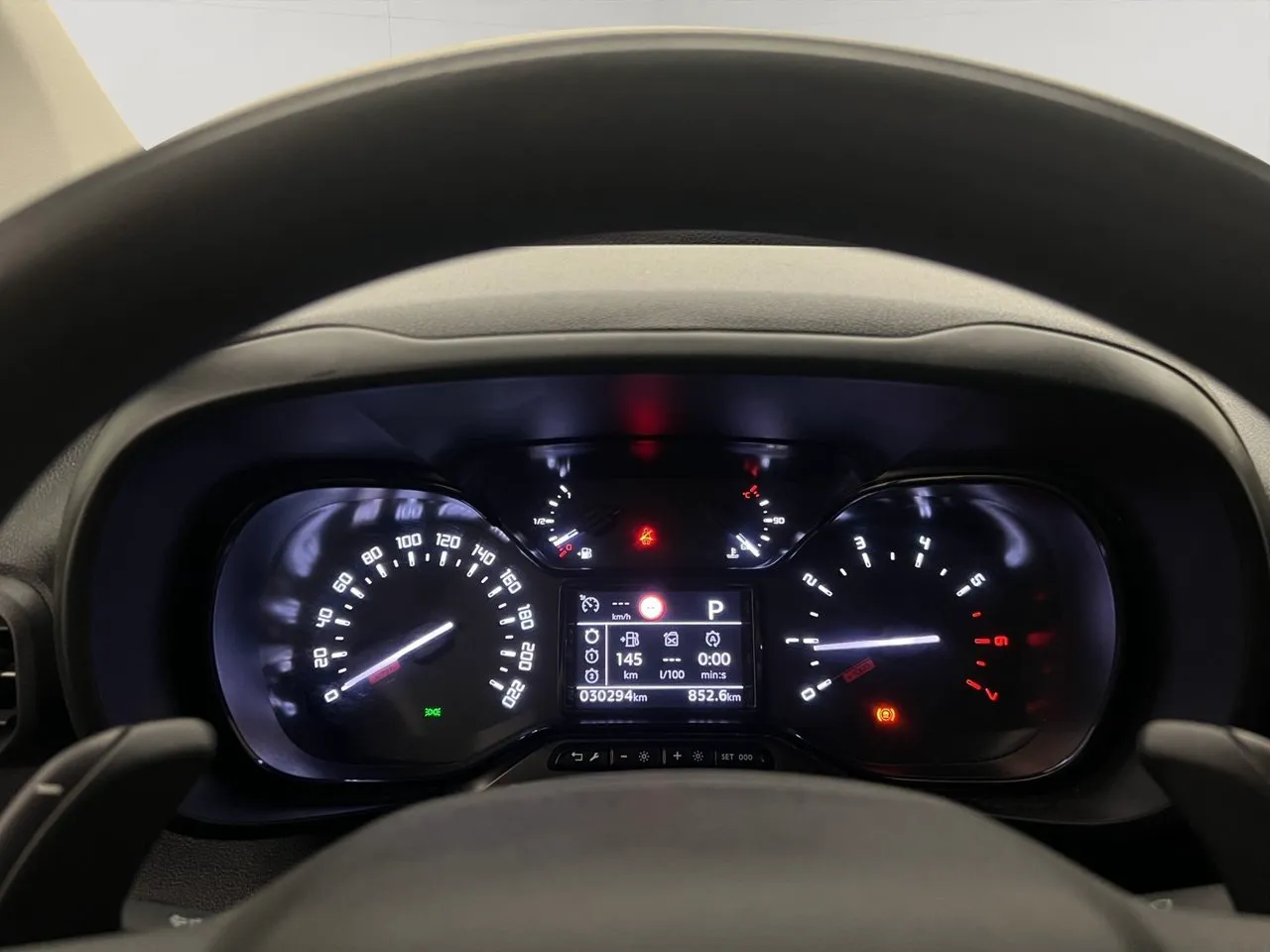 Vehicle image 21