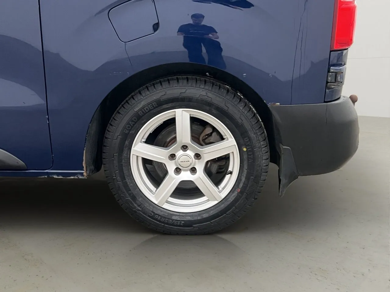 Vehicle image 31