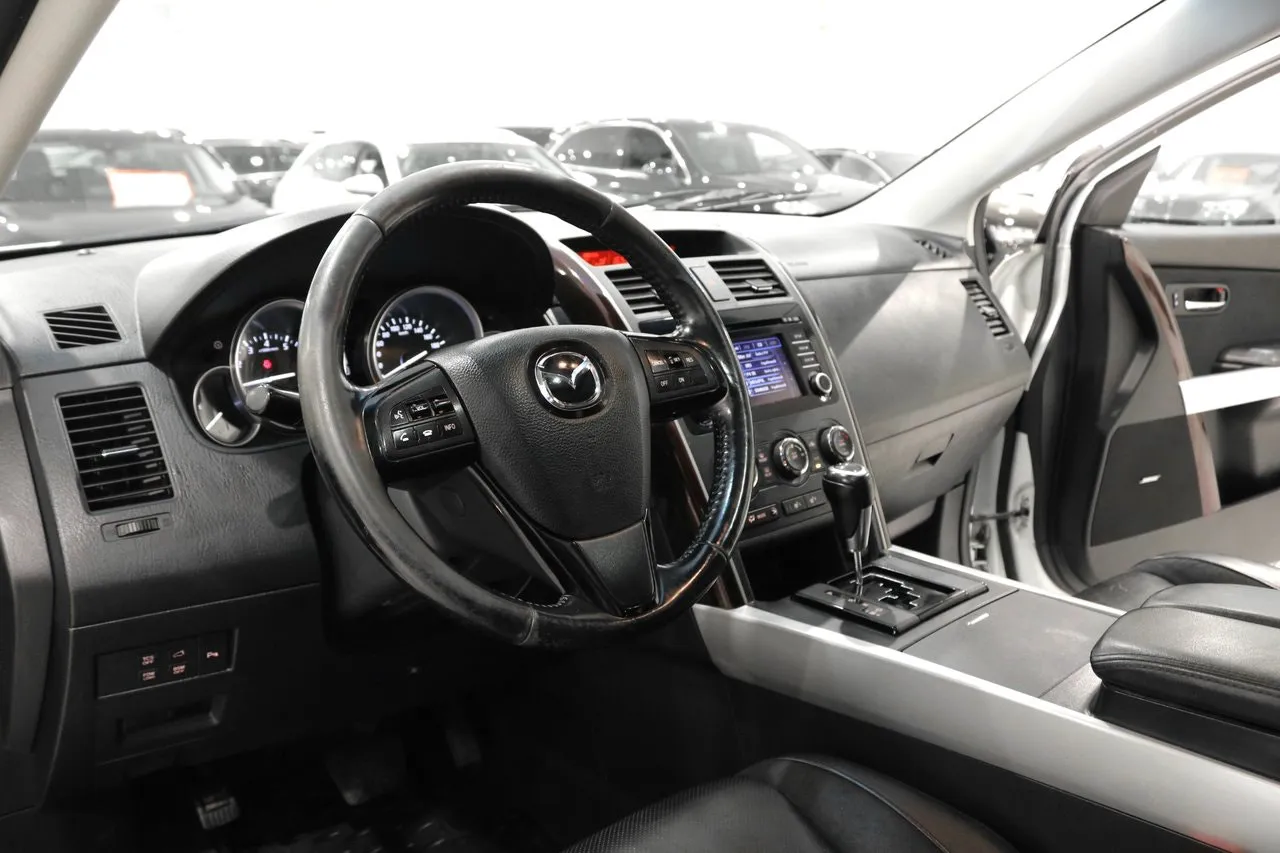 Vehicle image 11