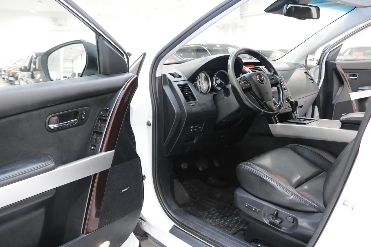 Vehicle image 12