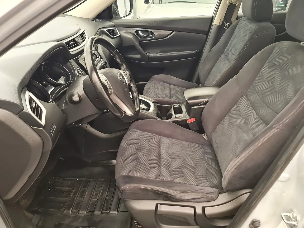 Vehicle image 16