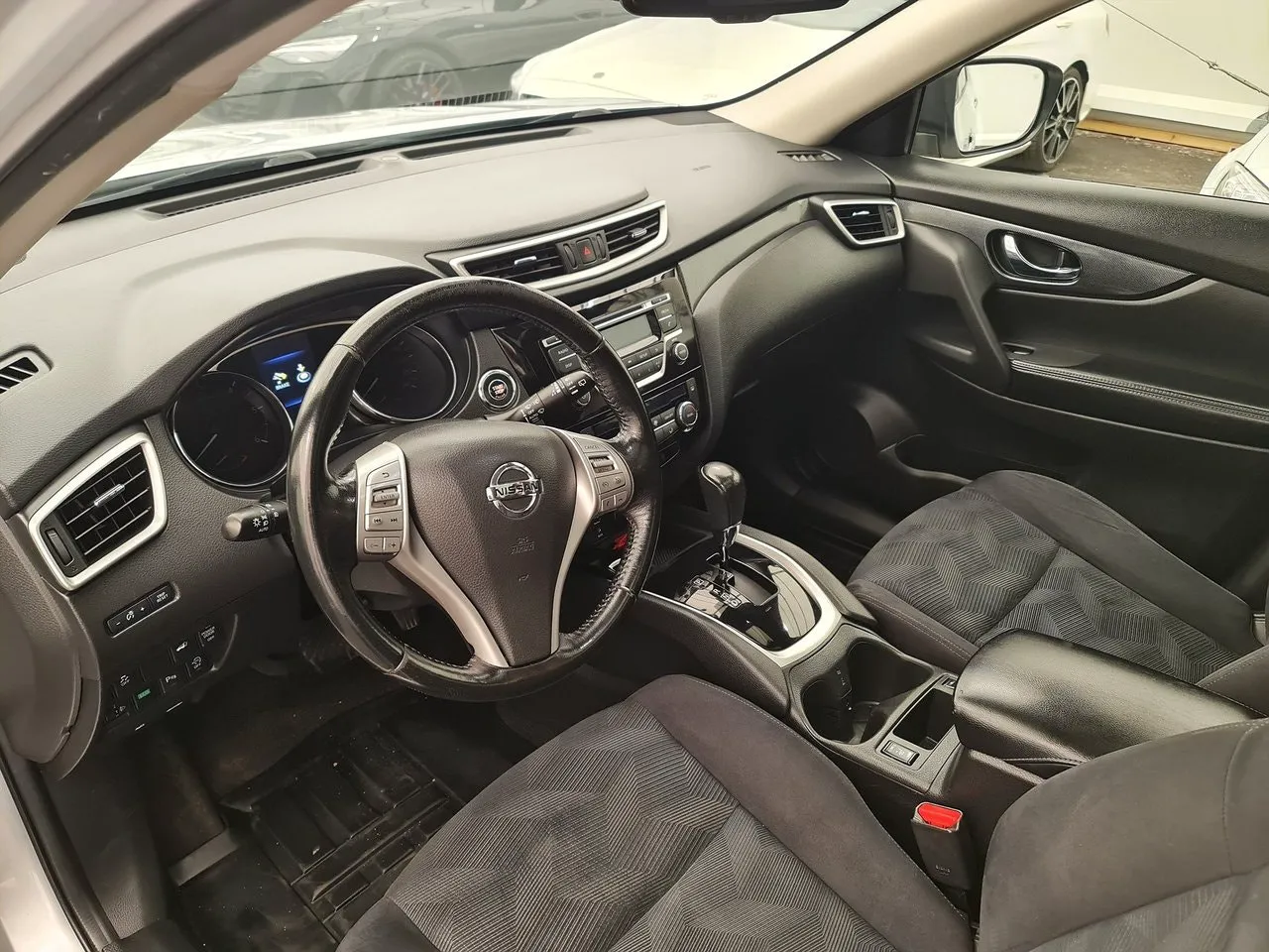 Vehicle image 15