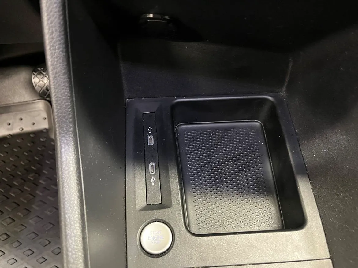 Vehicle image 21