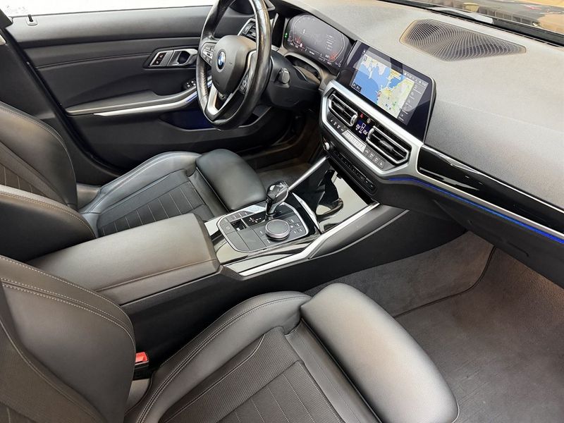 BMW 320 bild 9
