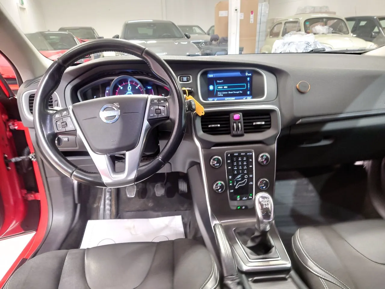 Vehicle image 9