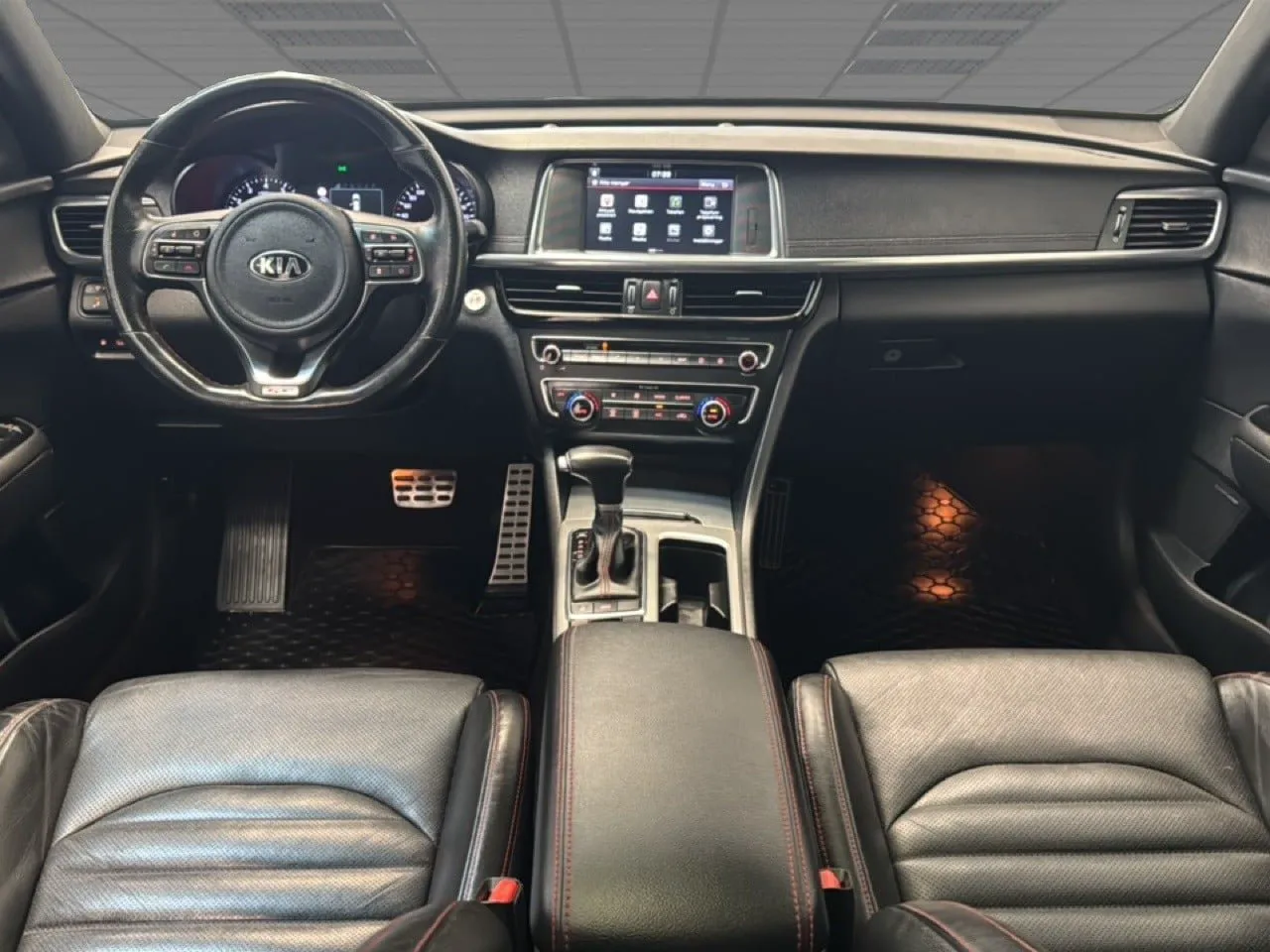 Vehicle image 6