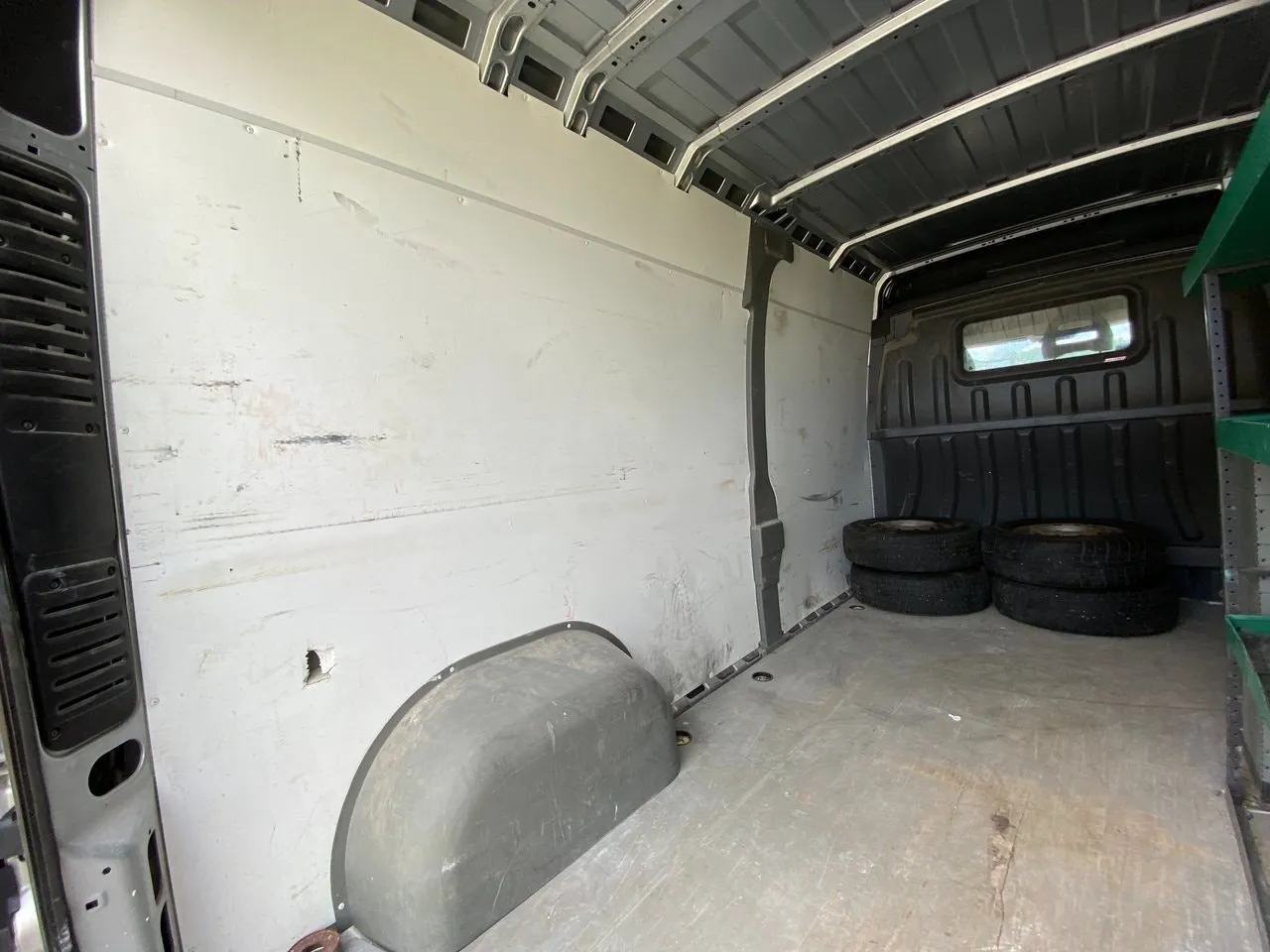 Vehicle image 30