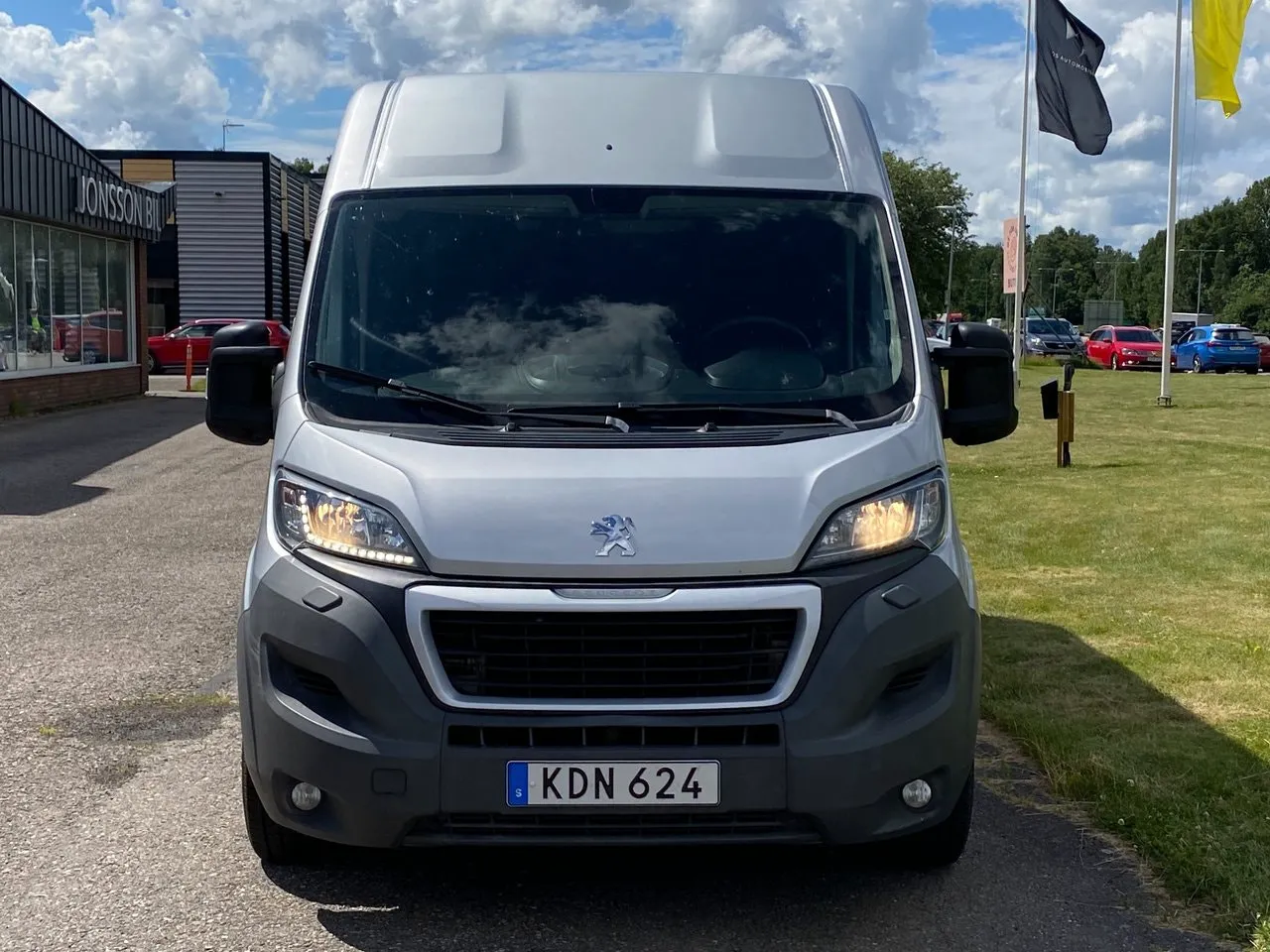 Vehicle image 1