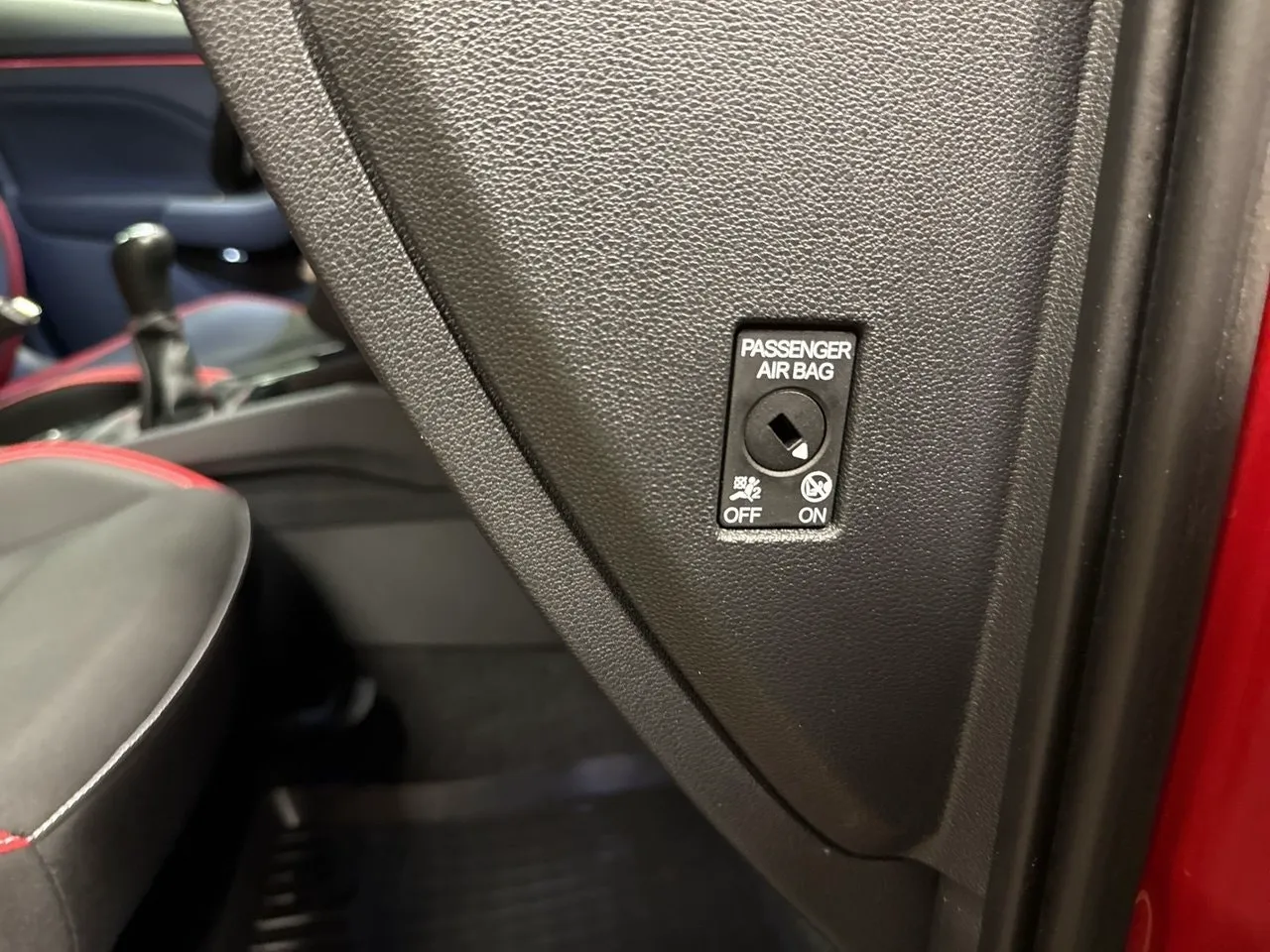 Vehicle image 25