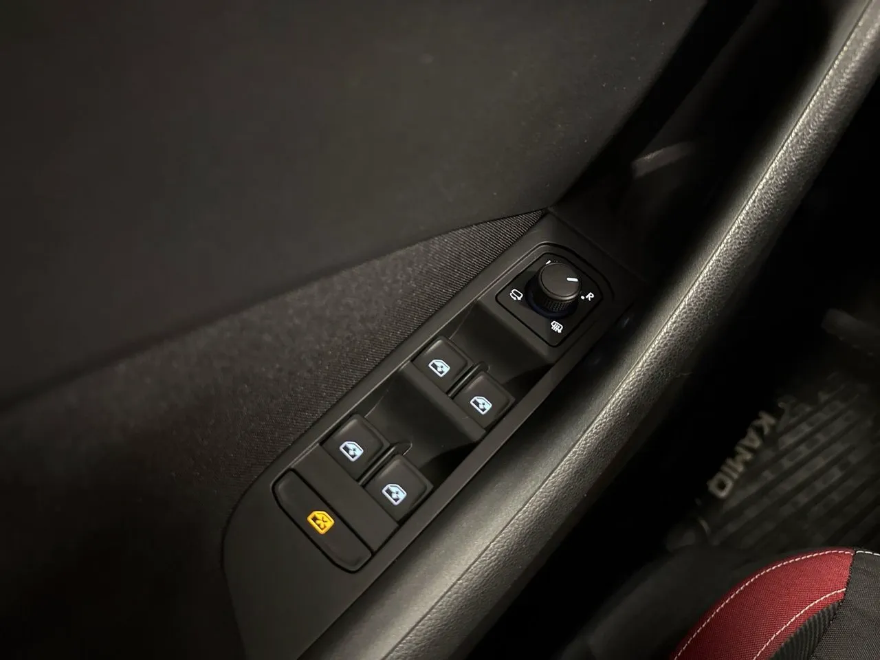 Vehicle image 24