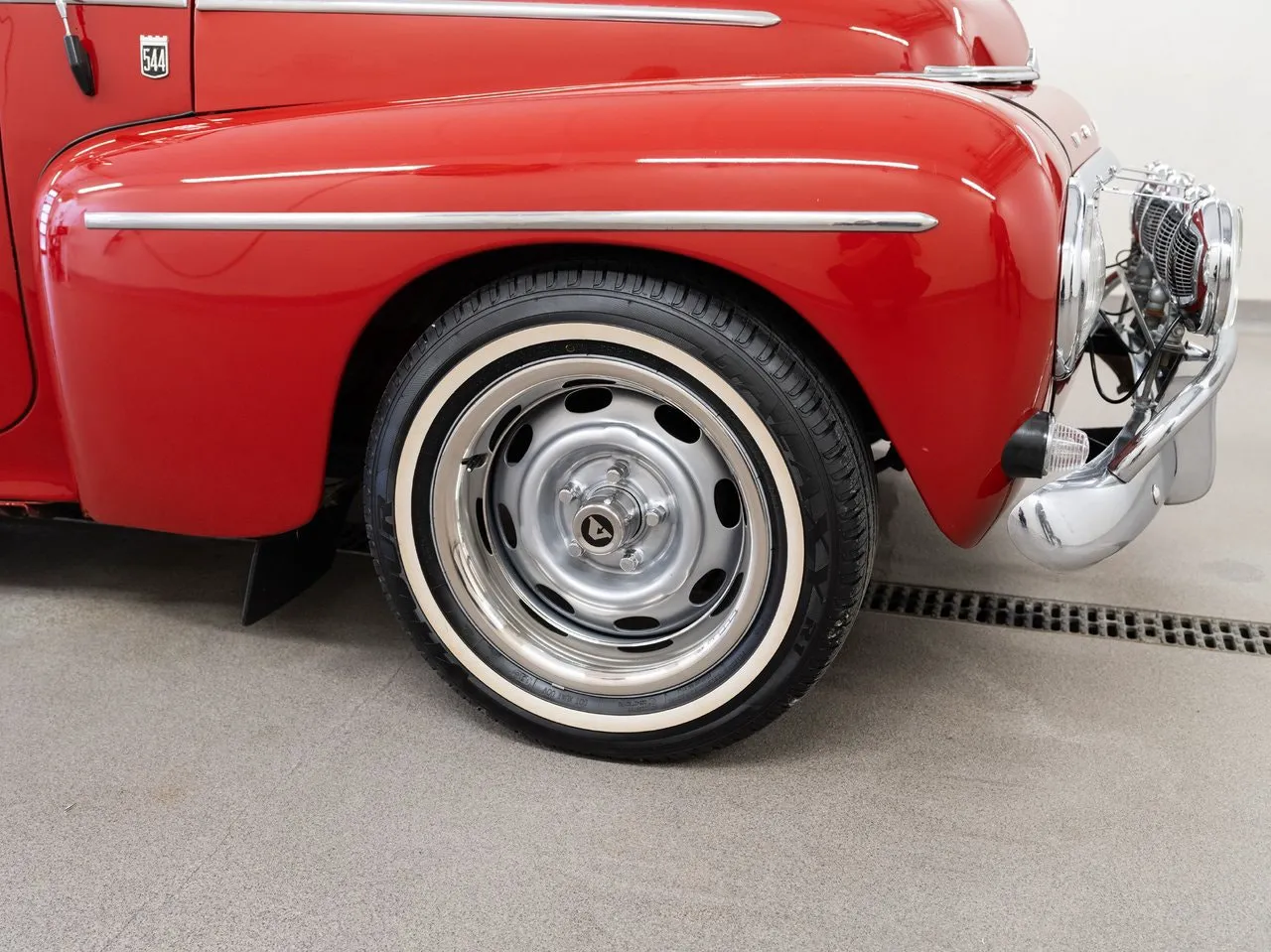 Vehicle image 8