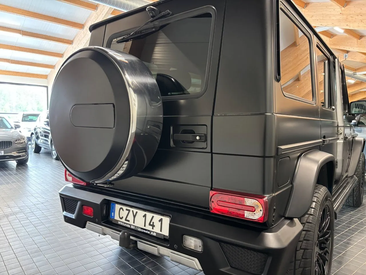 Vehicle image 24