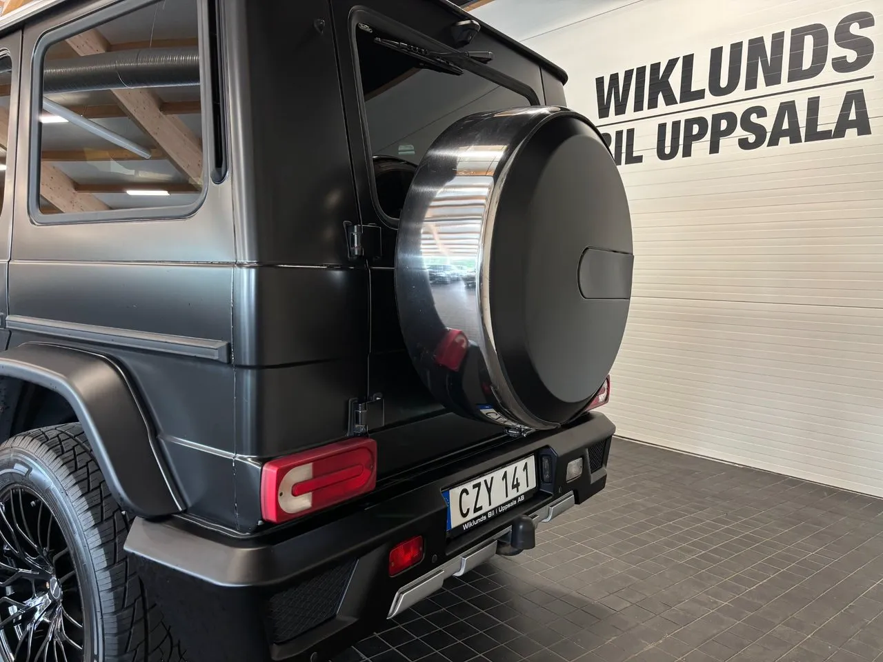 Vehicle image 3