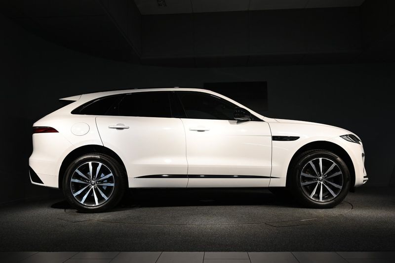 Jaguar F-Pace bild 7