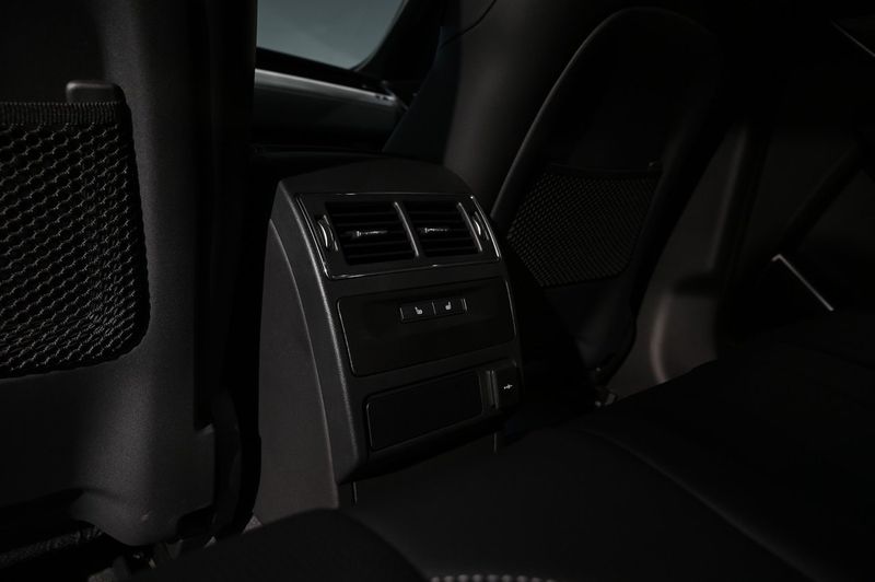 Jaguar F-Pace bild 18