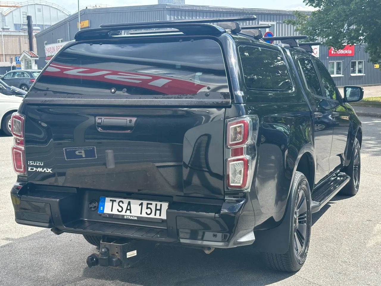Vehicle image 5