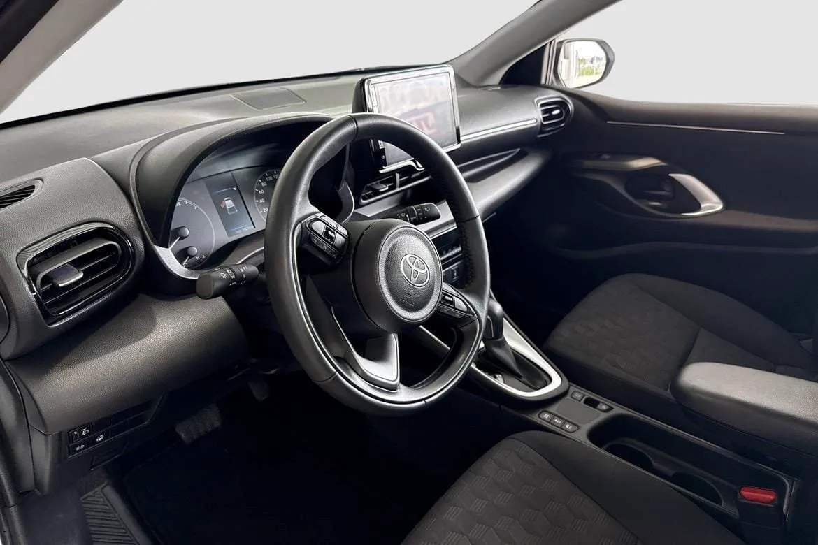 Vehicle image 7