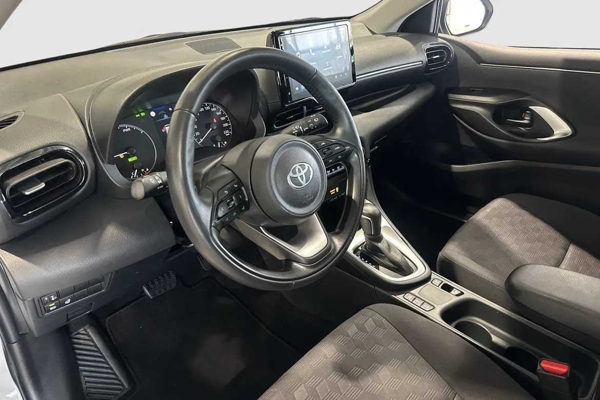 Vehicle image 7