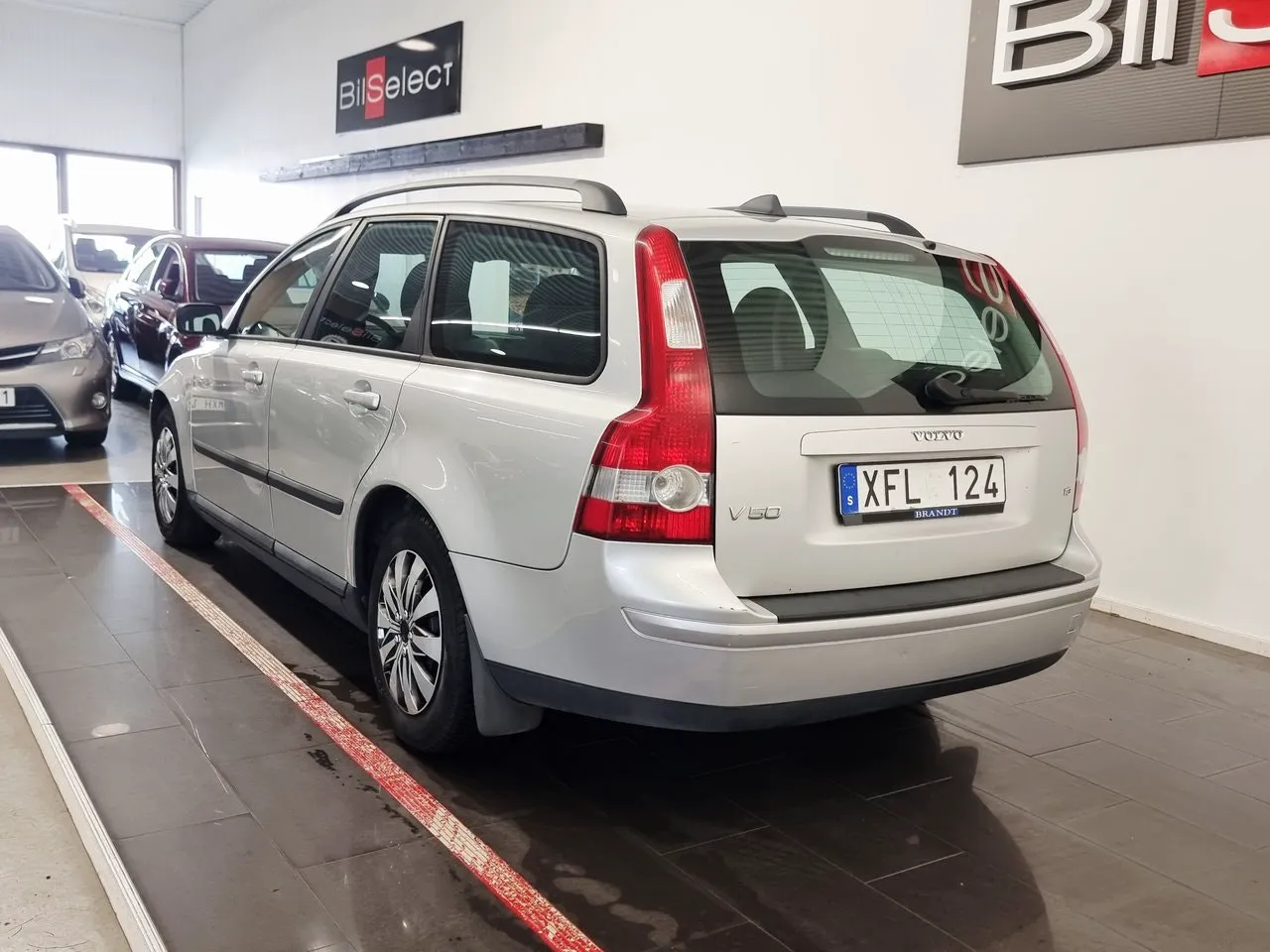Vehicle image 11
