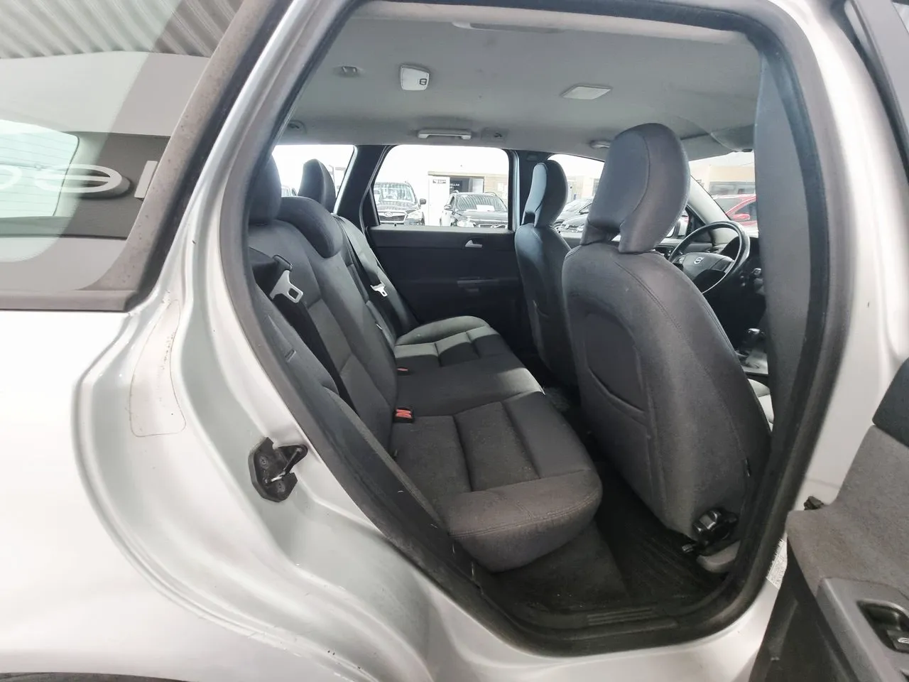 Vehicle image 16