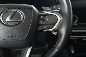 Lexus RX bild 12