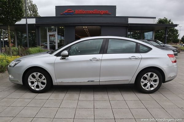 Citroen C5 1.6 THP Sedan 156hk Svensksåld Navi - 2015