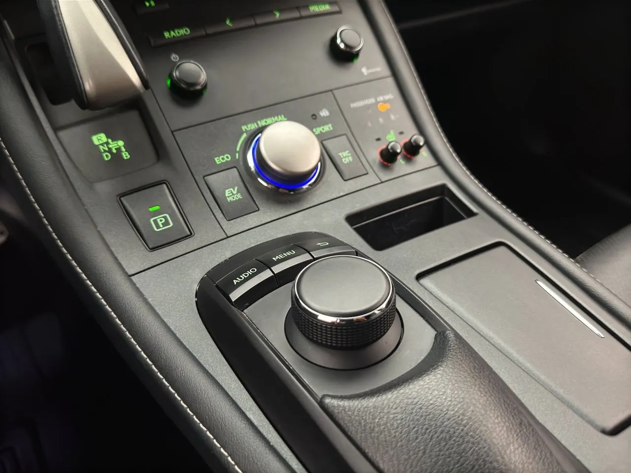 Vehicle image 22