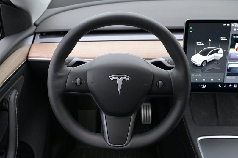 Tesla Model Y bild 7