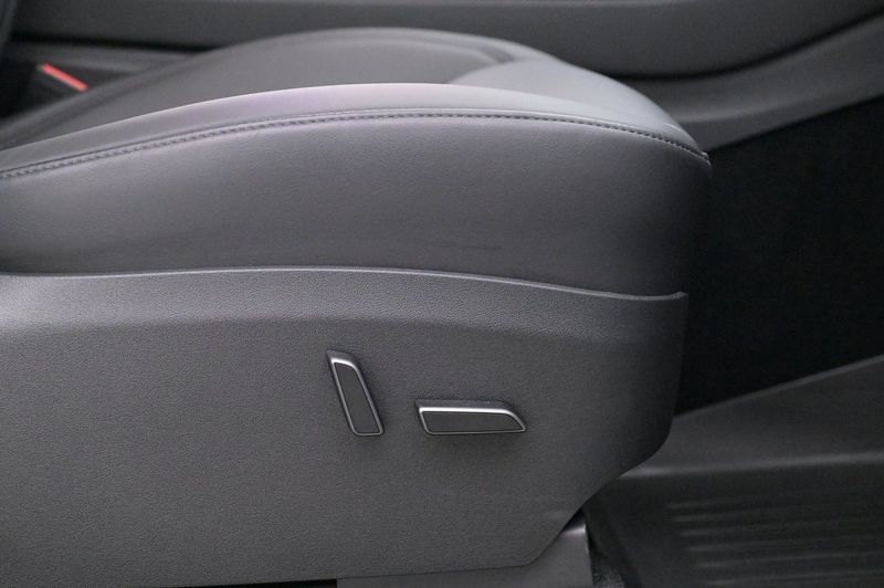 Tesla Model Y bild 13