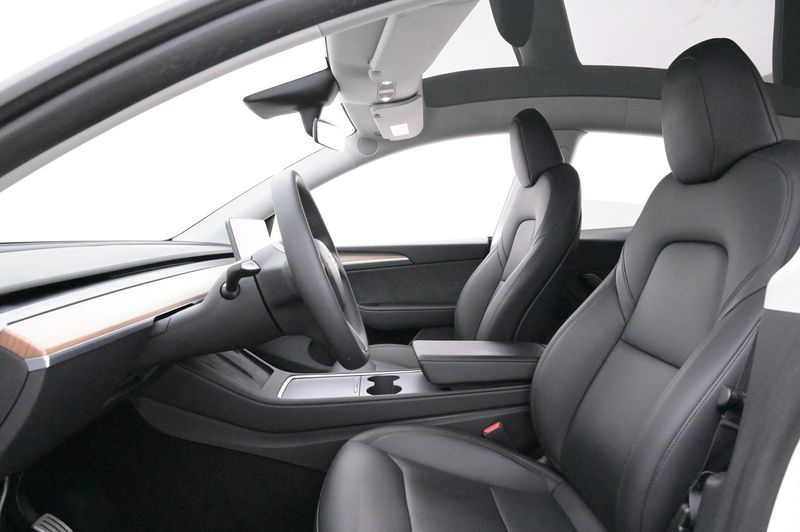 Tesla Model Y bild 9