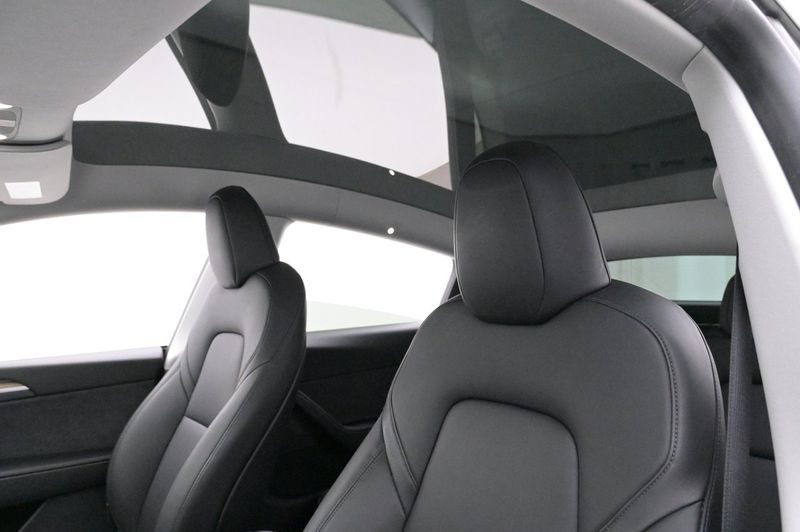 Tesla Model Y bild 25