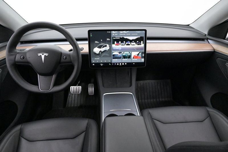 Tesla Model Y bild 6
