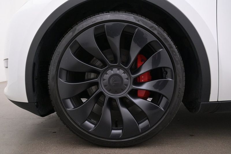 Tesla Model Y bild 27
