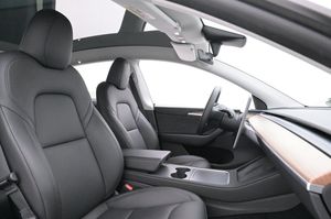 Tesla Model Y bild 12