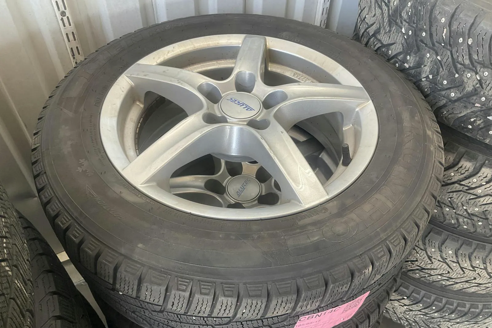 Vehicle image 10