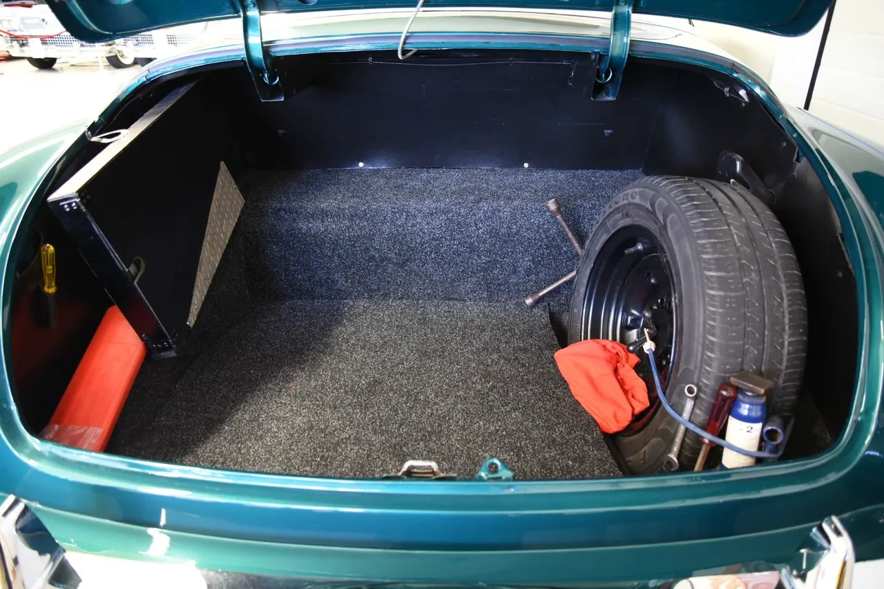 Vehicle image 18