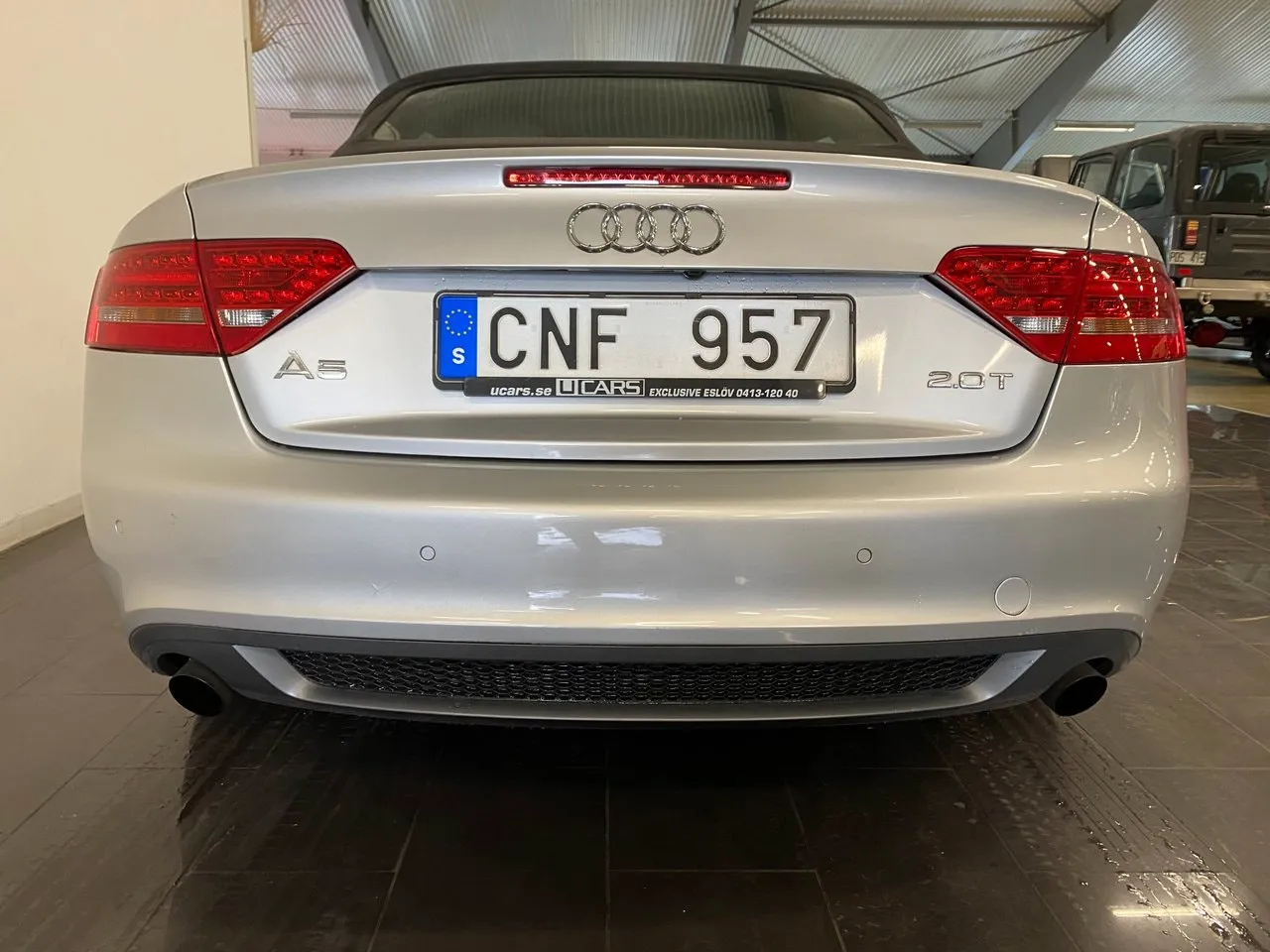 Vehicle image 6