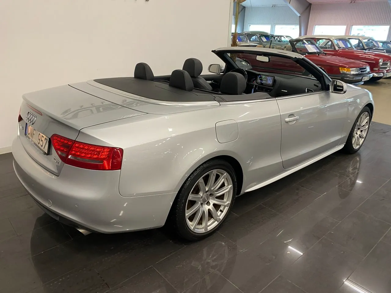 Vehicle image 9