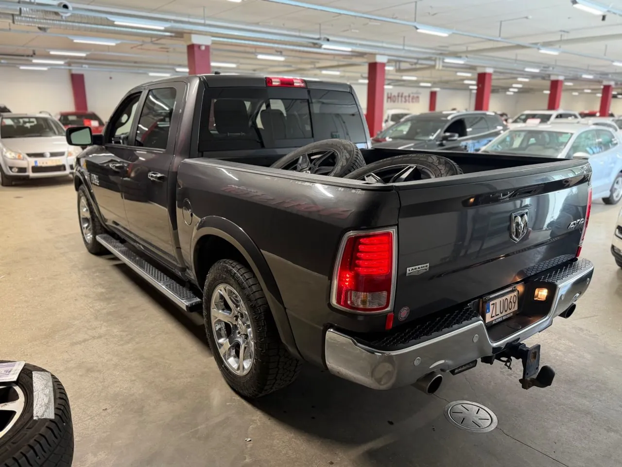 Vehicle image 4