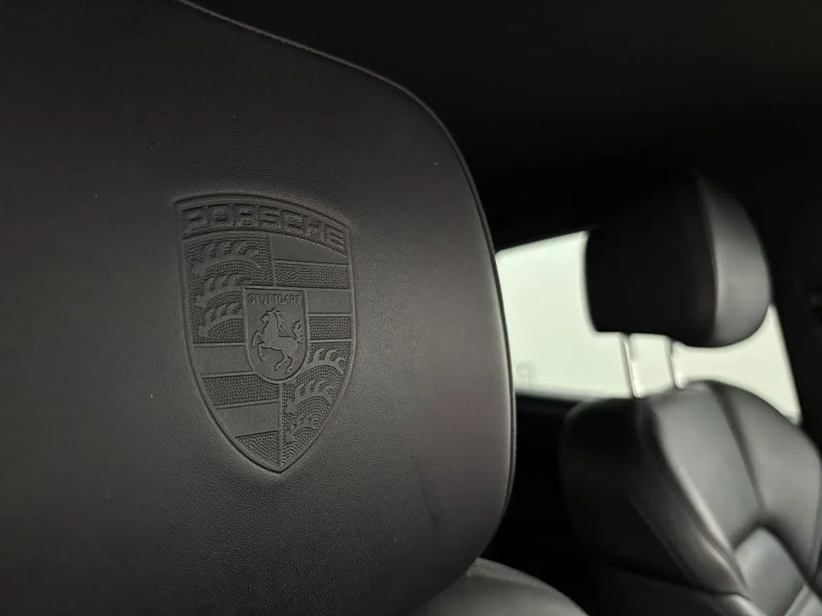 Vehicle image 18