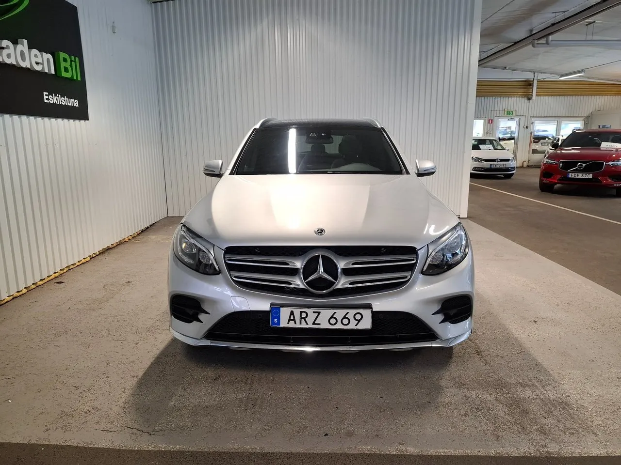 Vehicle image 7