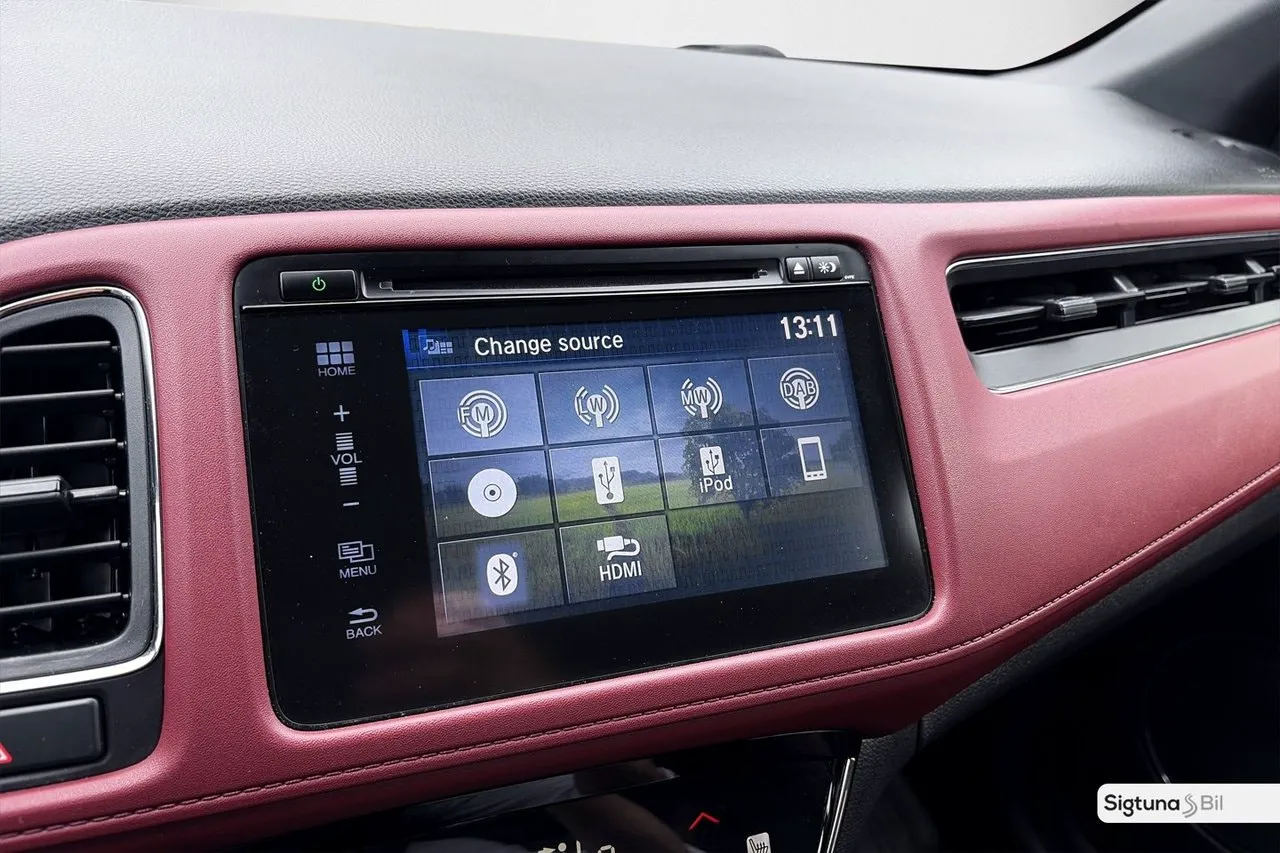 Vehicle image 16
