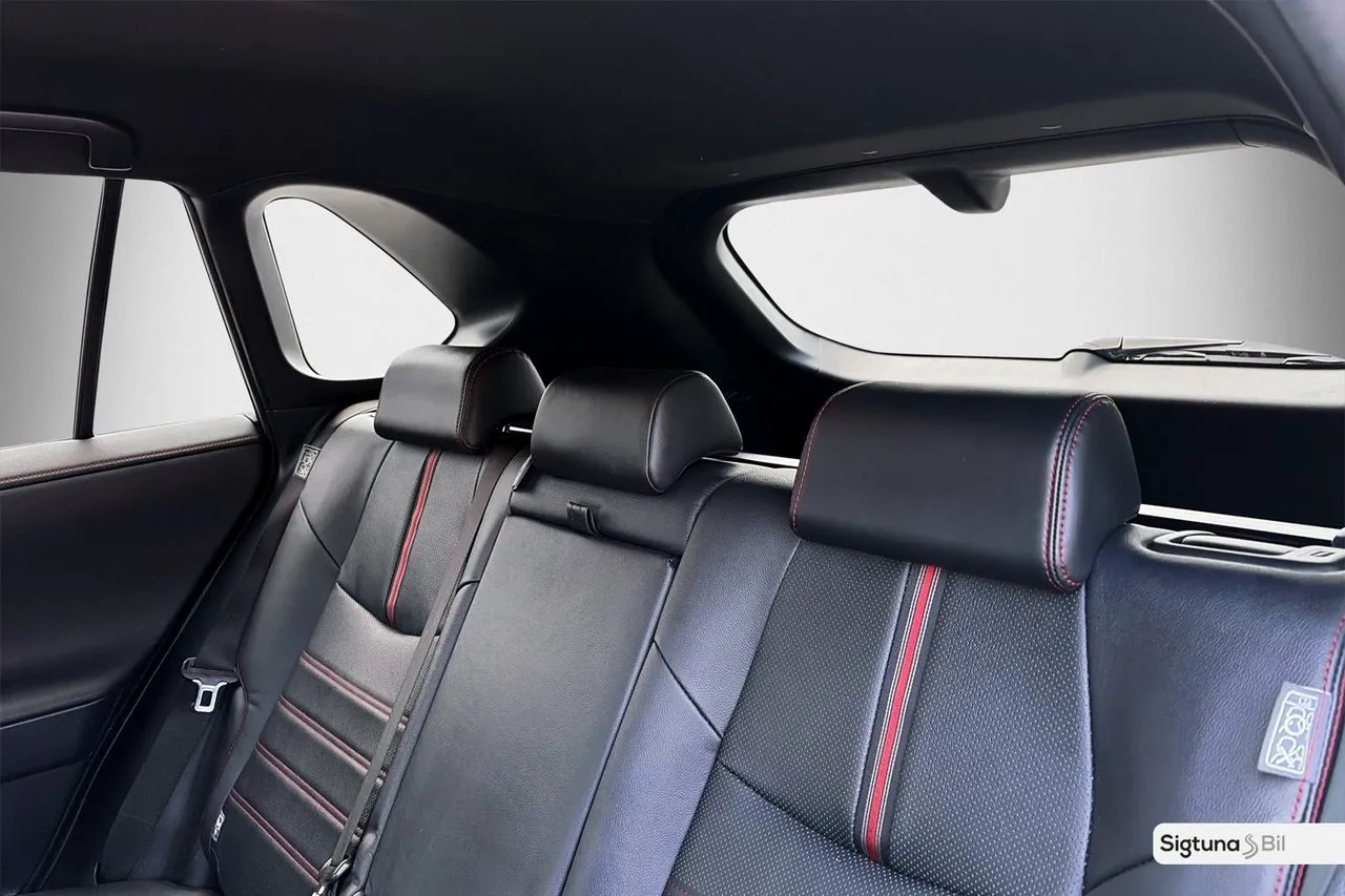 Vehicle image 14