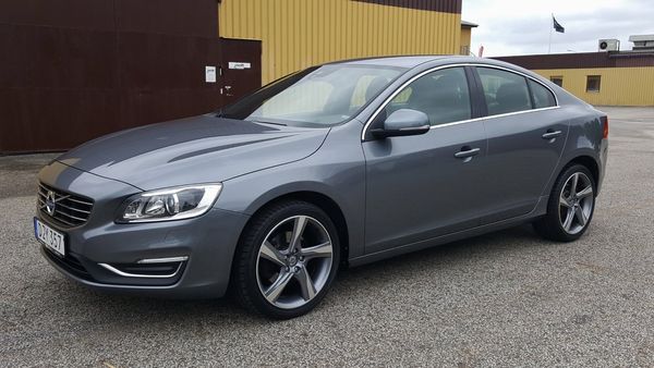Volvo S60 D3 150hk Automat Momentum Business Edition Navi Drag - 2016