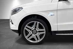 Mercedes ML350 bild 2