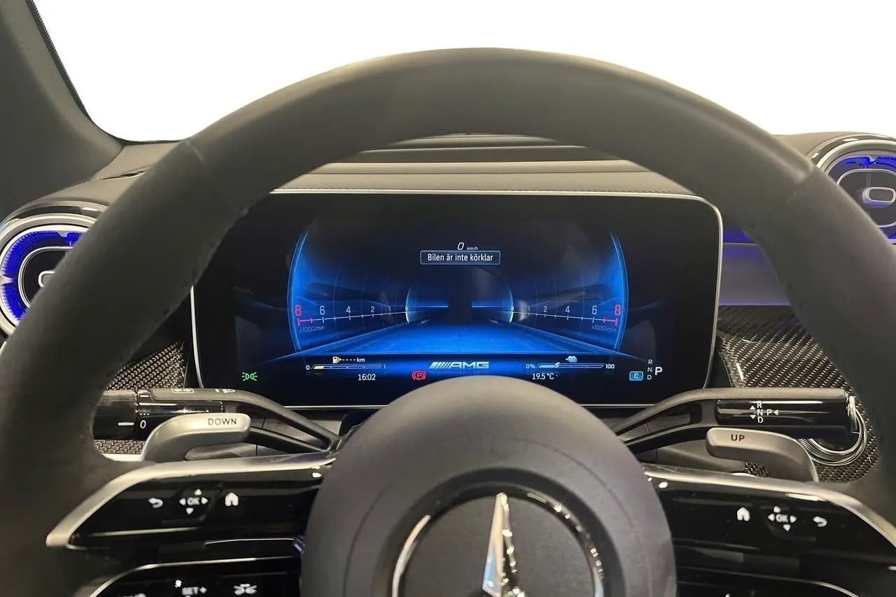Vehicle image 32
