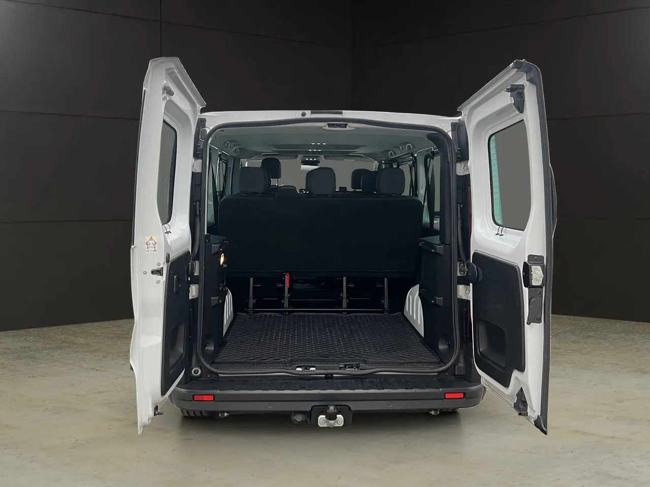Vehicle image 18
